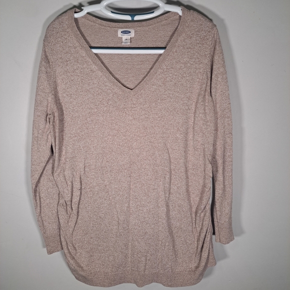 Maternity LOT Size Medium-Large - Picture 3 of 12